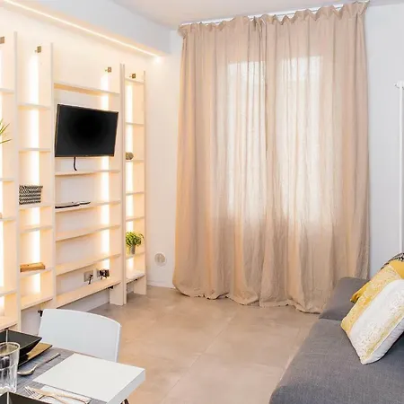 Flat * Μπαρντολίνο